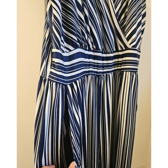 Striped Romper Jumpsuit Size Small Kaileigh Silky Blue&White Stripes w/Pockets - Picture 2 of 10